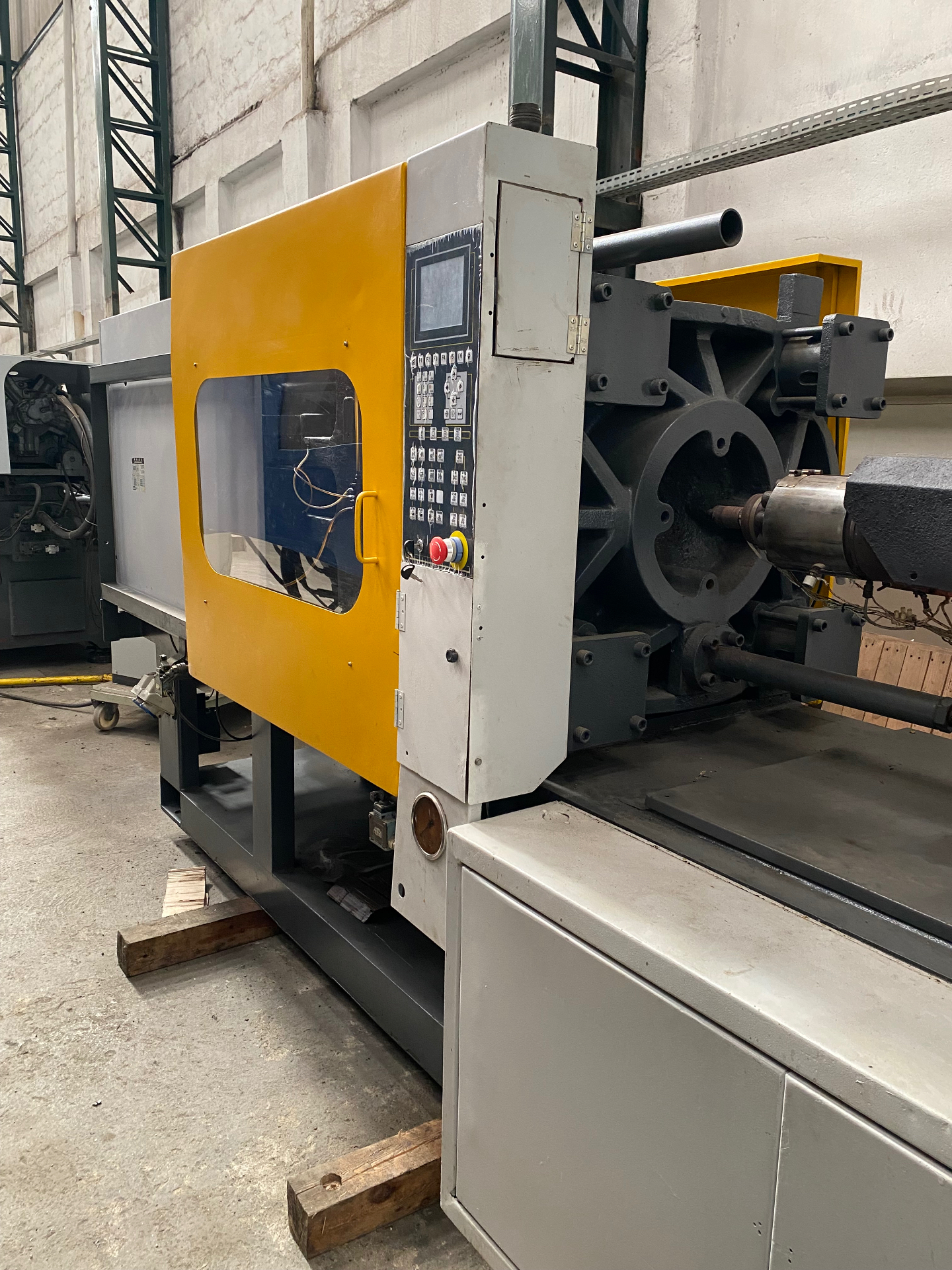Máquina Injetora Chen Hsong 218ton, ano 2000, retrofit CLP