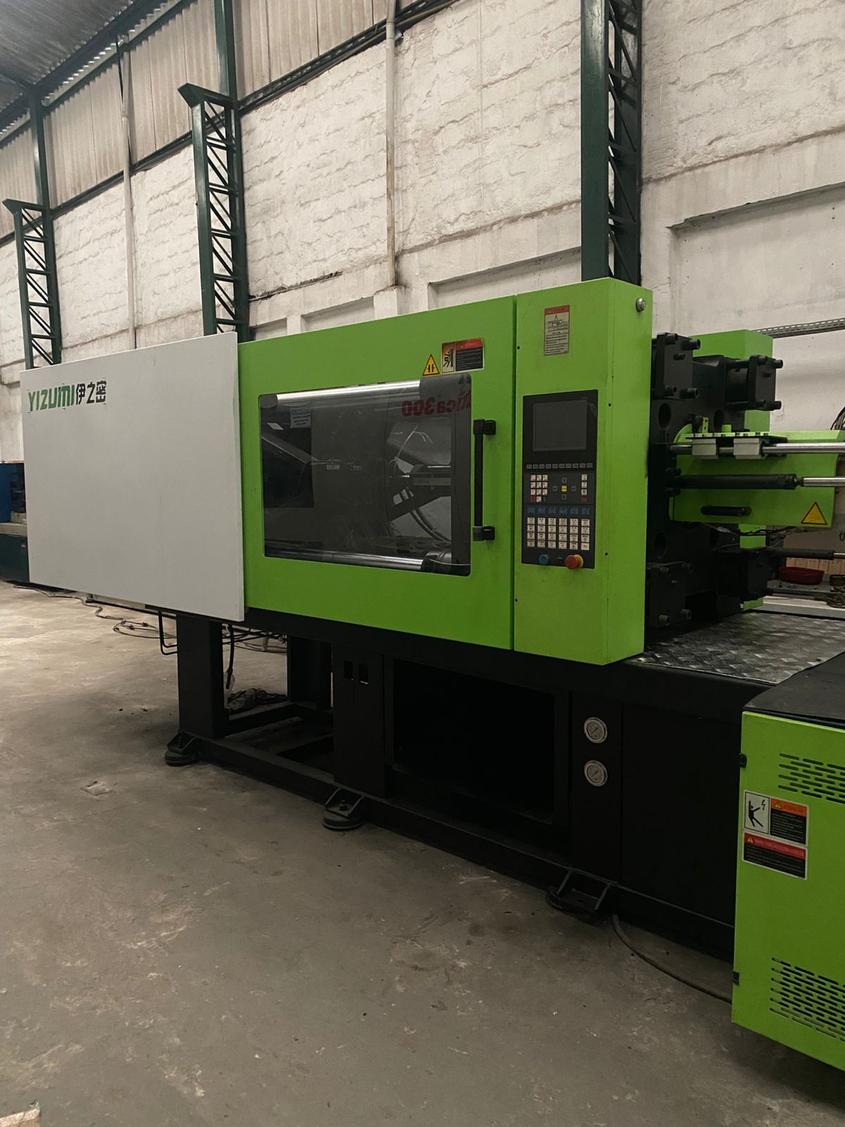Injetora Yizumi 260ton, Ano 2020, Servo-Motor